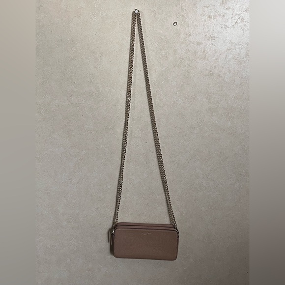 Kate Spade Beige Wallet w/ Retractable Gold Chain Crossbody - Picture 2 of 8